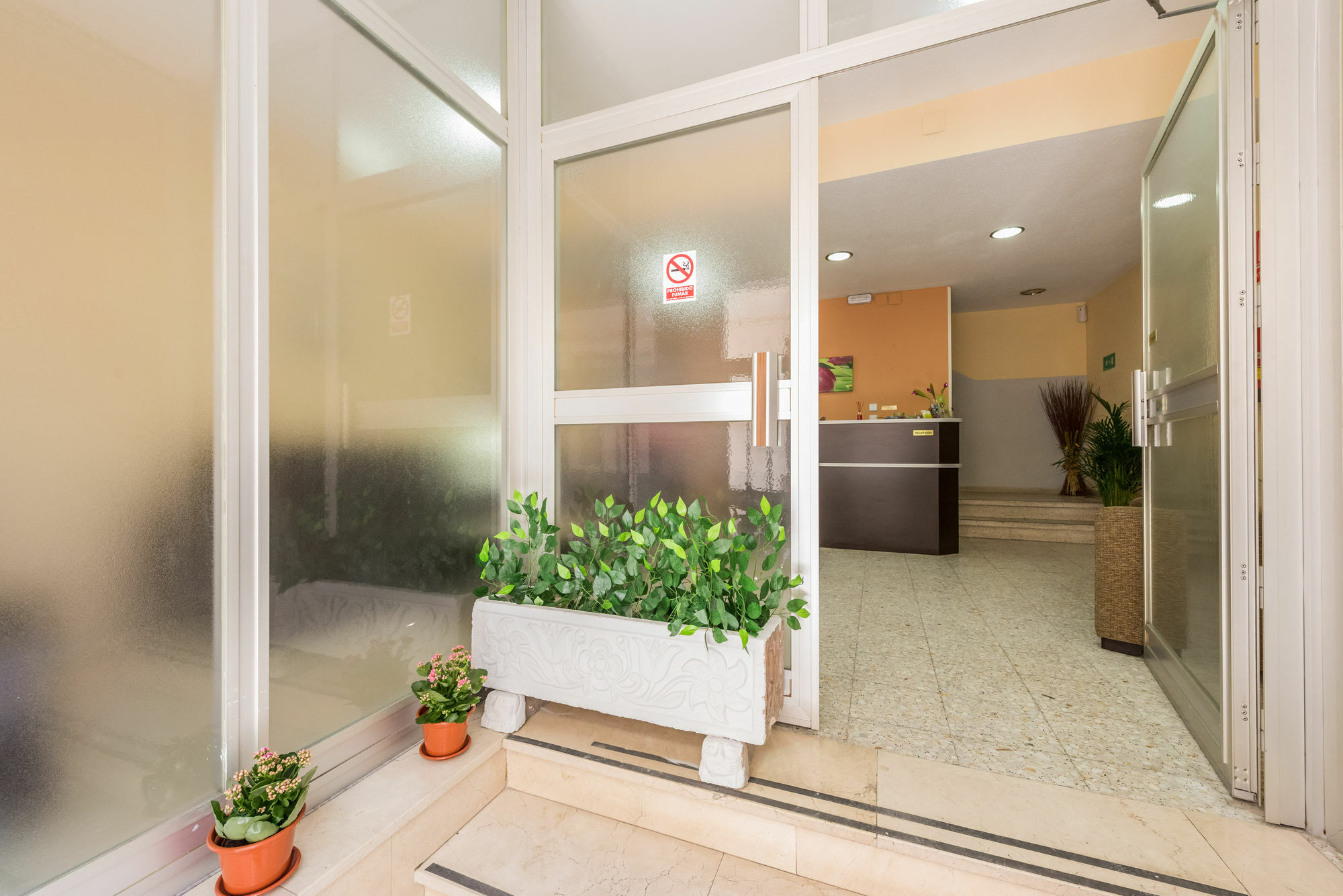 Hostal Arkanta Arganda Del Rey Exterior foto